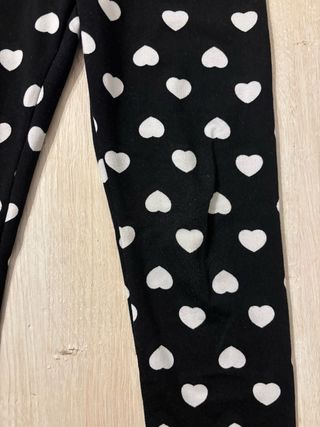 Leggings neri SHEIN 5 anni – con cuoricini bianchi