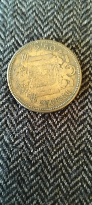 Moneda de dos pesetas y media de Francisco Franco