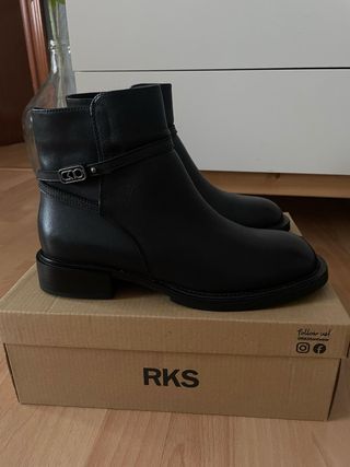 Botines negros talla 39