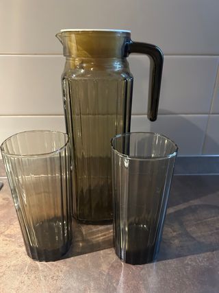 Caraffa e bicchieri in vetro fumé