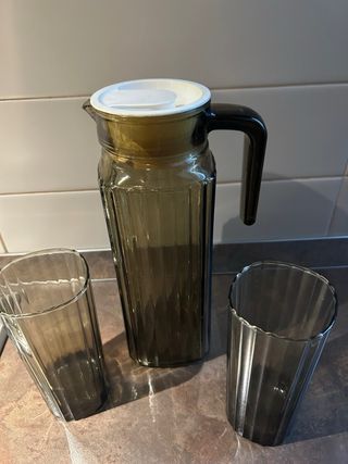 Caraffa e bicchieri in vetro fumé