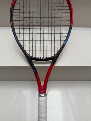 Raquetas Yonex VCORE 98 305gr Grip 2
