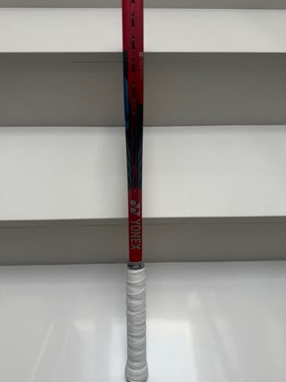 Raquetas Yonex VCORE 98 305gr Grip 2