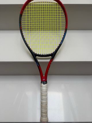 Raquetas Yonex VCORE 98 305gr Grip 2