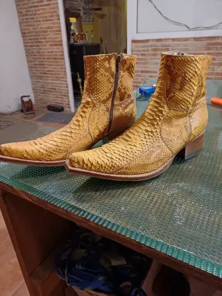 Botas de piel de serpiente para hombre