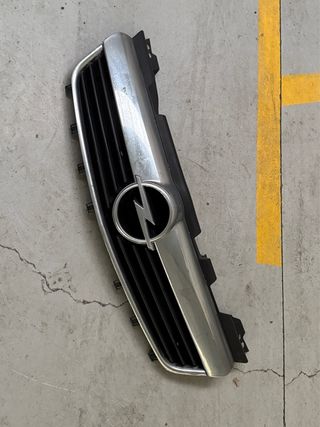 Rejilla Delantera Opel Zafira B