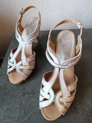 Sandalias de tacón plateadas T-37