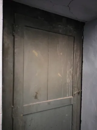 Puerta de servicio madera 2 porticones y malla