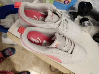 Tenis Puma Blancos y Rosas