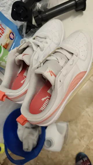 Tenis Puma Blancos y Rosas