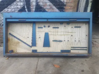 Armario de herramientas de hierro