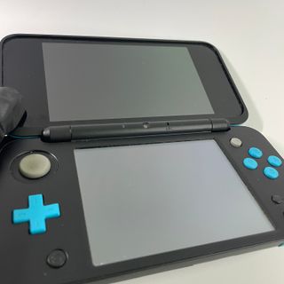 new Nintendo 2DS XL Nero con problema