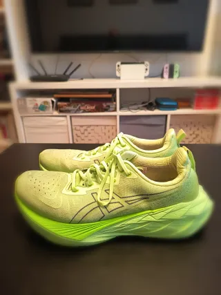 Asics Novablast 4 Verde/Amarillo