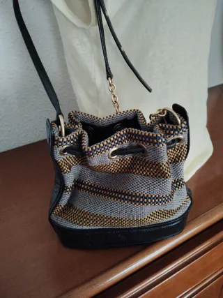 Bolso Bimba y Lola bandolera acabados PIEL