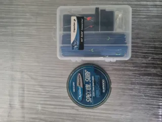 Lote de pesca: señuelos, hilos y flotadores