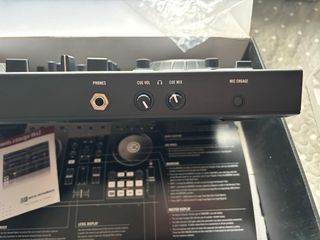 Controlador DJ Traktor Kontrol S2 MK2 - Nuevo