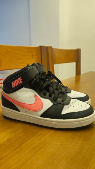 Zapatillas Nike Mid Top Blancas y Rosas