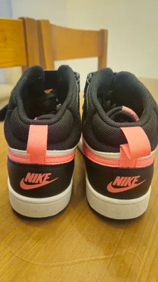 Zapatillas Nike Mid Top Blancas y Rosas