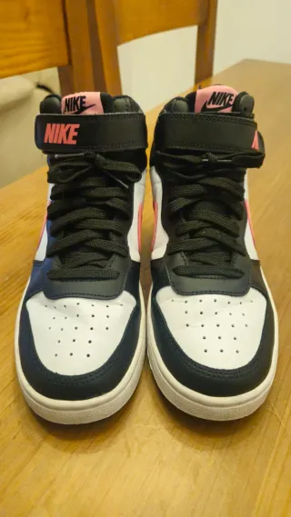 Zapatillas Nike Mid Top Blancas y Rosas