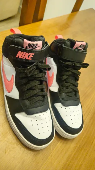 Zapatillas Nike Mid Top Blancas y Rosas