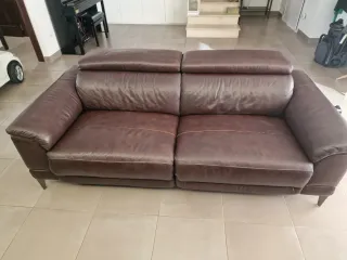 Divano in pelle marrone
