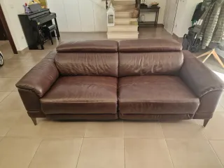 Divano in pelle marrone