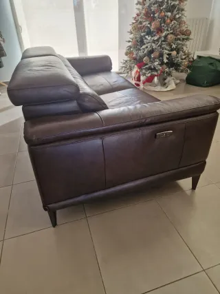 Divano in pelle marrone