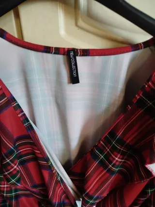 Vestito scozzese con volant