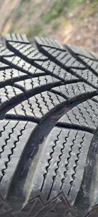 Llantas  con neumáticos 205 55 16 como nuevas