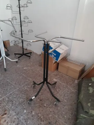 Perchero Burro 4 Brazos Metàlico