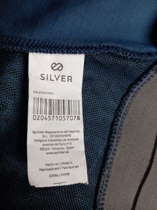 Chaqueta deportiva azul y morada