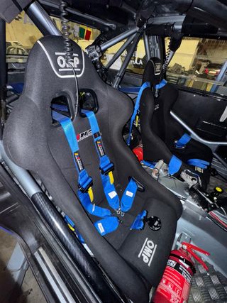 Baquet y arneses OMP