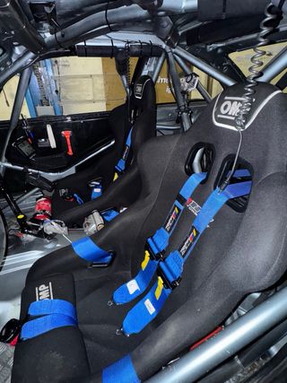 Baquet y arneses OMP