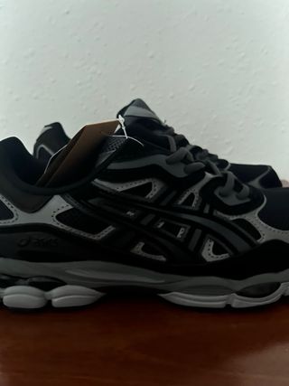 Zapatillas Asics Gel Negras y Grises