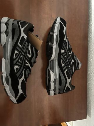 Zapatillas Asics Gel Negras y Grises