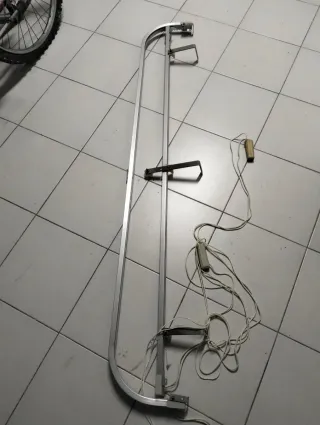 Doppio binario curvo in alluminio per tenda.