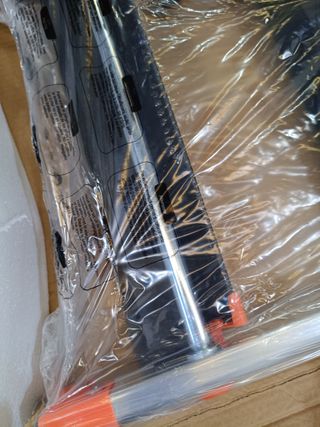 SONGMICS Scala a 6 Gradini, Scala in Alluminio con Gradini Profondi 12 cm, Pieghevole, Vassoio e Piedi Antiscivolo, Carico 150 kg, Nero e Arancione GLT06BK