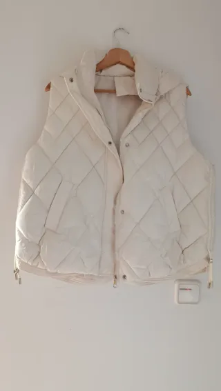 Chaleco acolchado beige mujer