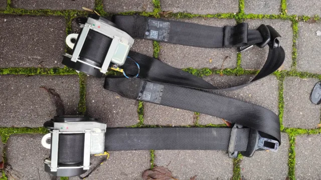 Cinturones Delanteros VW Golf 6 3 Puertas