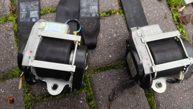 Cinturones Delanteros VW Golf 6 3 Puertas