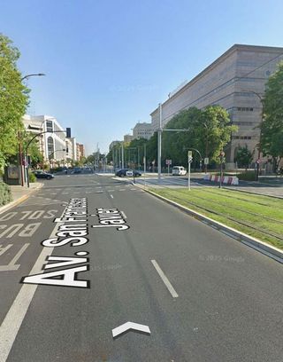 Garaje en venta en La Buhaira en Sevilla