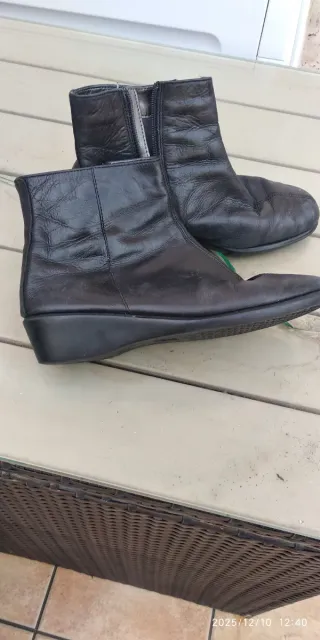 Botines de piel negros