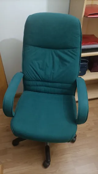 Silla de escritorio de tela.