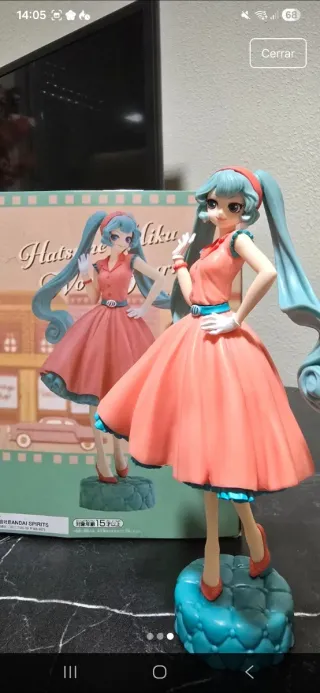 Figura Hatsune Miku Vestido Coral
