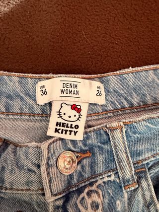 Shorts vaqueros Hello Kitty