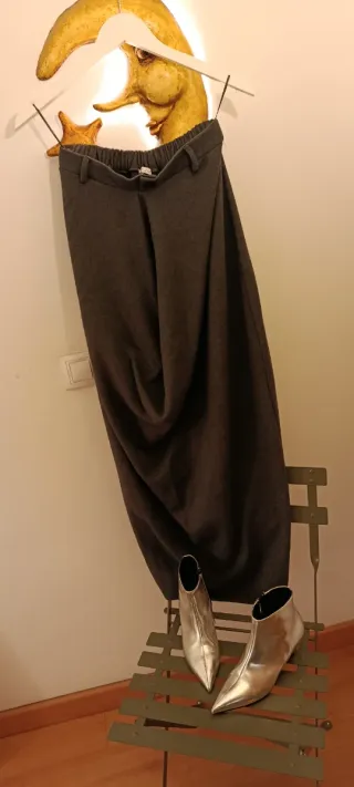 Vestido escote tipo pantalón de Zara