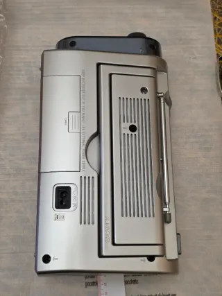 Radio Sony Portátil Plata