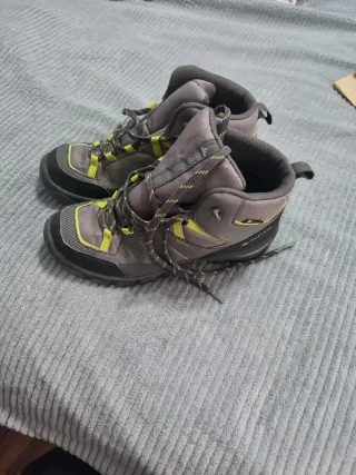 Botas de montaña impermeables