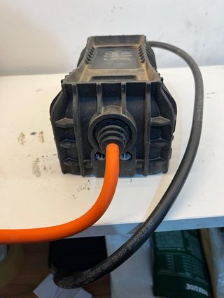 Cargador PSA Aptiv Vehículos Eléctricos híbridos