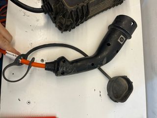 Cargador PSA Aptiv Vehículos Eléctricos híbridos